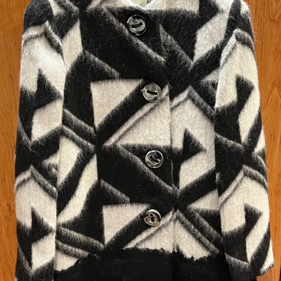 Coat - Picture 1 of 6